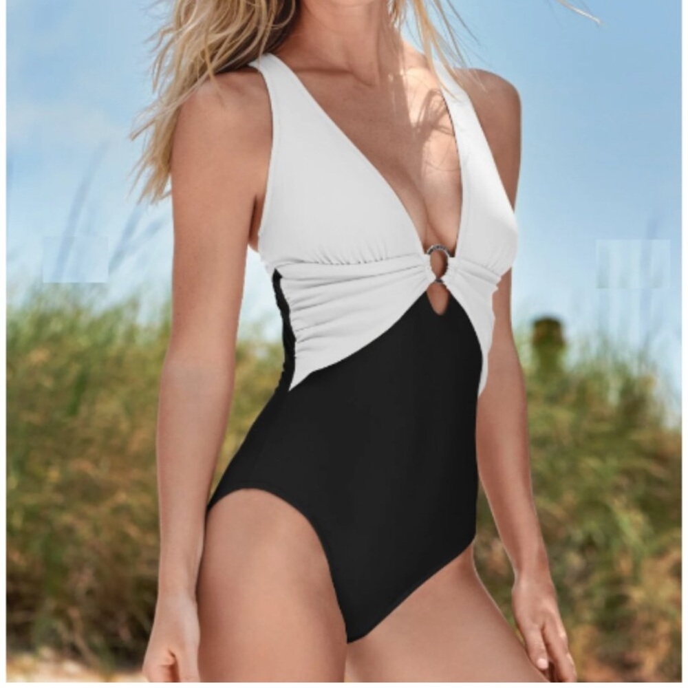 NWOT Venus‎ Black and White Swimsuit